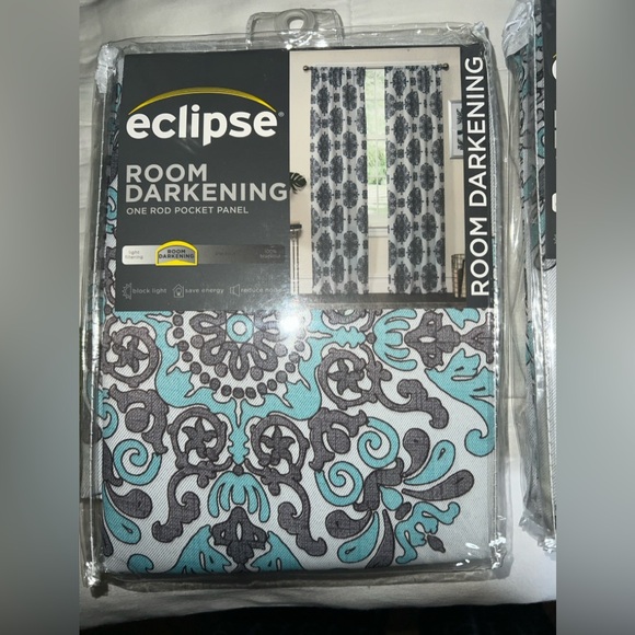 Curtains - Picture 3 of 4